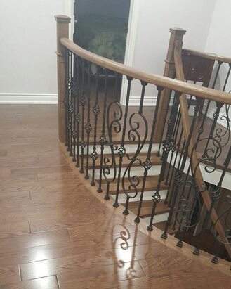 Stairs Refinishing Toronto Parqueteam, How To Install Hardwood Flooring On Stairs With Spindles